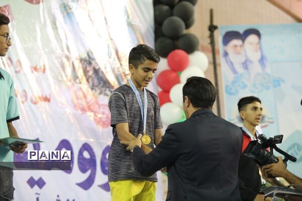 مراسم اختتامیه و اهدای مدال برگزیدگان دو و میدانی کشور
