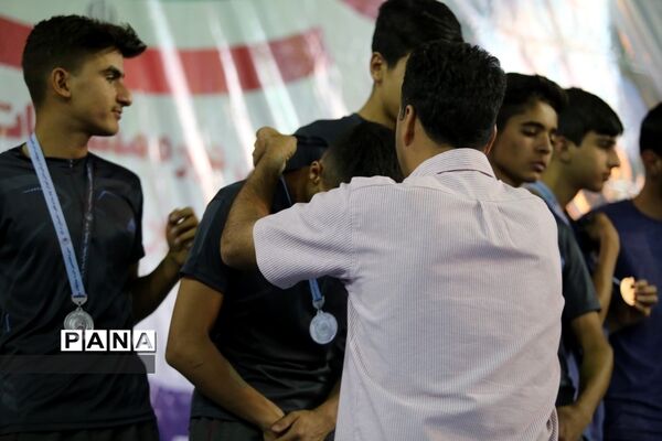مراسم اختتامیه و اهدای مدال برگزیدگان دو و میدانی کشور