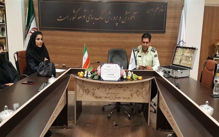 کارگاه آموزشی آشنایی با مواد مخدر در ناحیه یک بهارستان