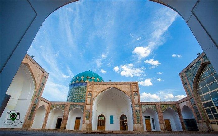 مسجد جامع شهر کلات، گنبد کبود قلب شهر