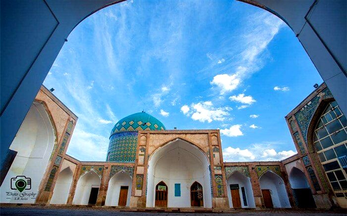 مسجد جامع شهر کلات، گنبد کبود قلب شهر