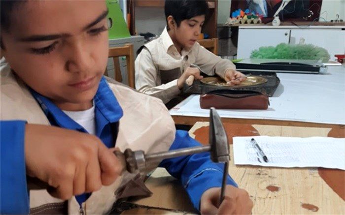 دوران تحصیل ‌مهم‌ترین زمان برای روبه‌رو شدن جدی دانش‌آموز با بازار کار است