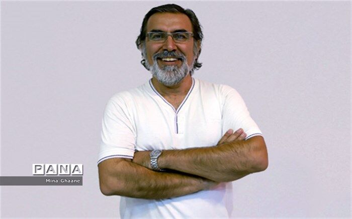 علیرضا دهقانی: تئاتر دانش‌آموزی در مدارس زمینه‌ساز تشکیل جامعه‌ای ایده‌آل و سازنده در آینده است
