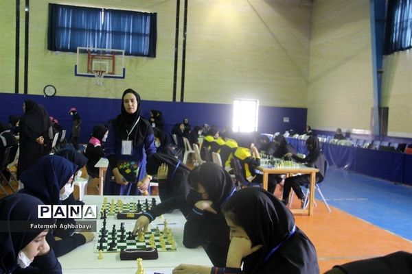 آغاز مسابقات شطرنج دانش‌آموزان دختر در شهرکرد