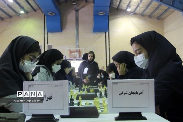 آغاز مسابقات شطرنج دانش‌آموزان دختر در شهرکرد