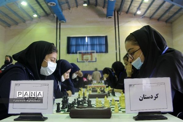 آغاز مسابقات شطرنج دانش‌آموزان دختر در شهرکرد