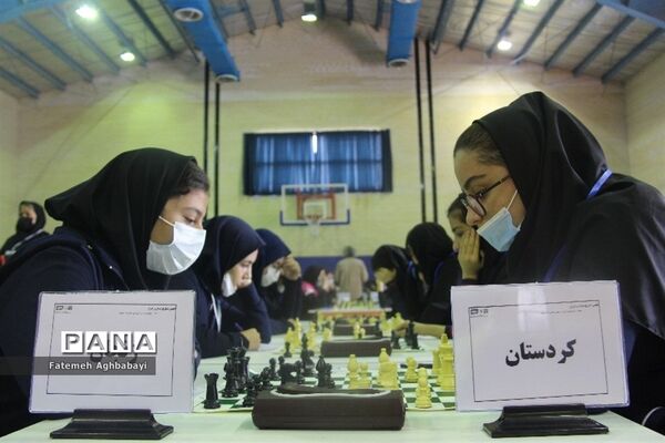 آغاز مسابقات شطرنج دانش‌آموزان دختر در شهرکرد