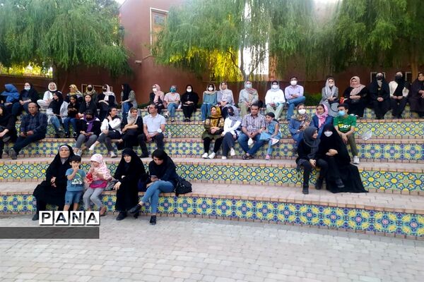 عصرانه‌های شیرین خانوادگی در پارک ایران کوچک ‌ناحیه ۳ کرج