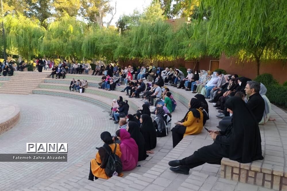 عصرانه‌های شیرین خانوادگی در پارک ایران کوچک ‌ناحیه ۳ کرج