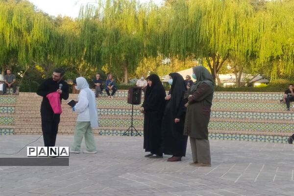 عصرانه‌های شیرین خانوادگی در پارک ایران کوچک ‌ناحیه ۳ کرج