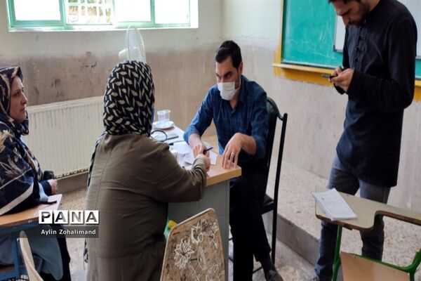 برگزاری اردوی جهادی پزشکی دبیرستان شهید‌بهایی در شهرستان رباط‌کریم