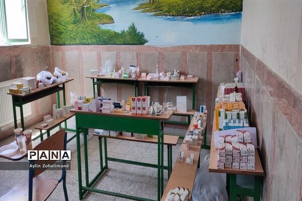 برگزاری اردوی جهادی پزشکی دبیرستان شهید‌بهایی در شهرستان رباط‌کریم