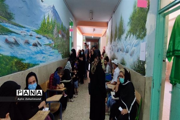 برگزاری اردوی جهادی پزشکی دبیرستان شهید‌بهایی در شهرستان رباط‌کریم