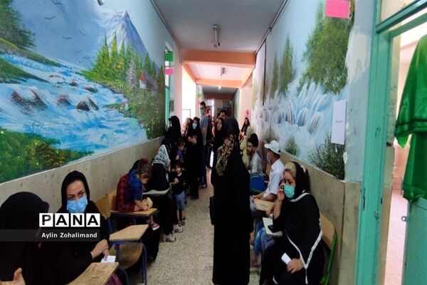 برگزاری اردوی جهادی پزشکی دبیرستان شهید‌بهایی در شهرستان رباط‌کریم