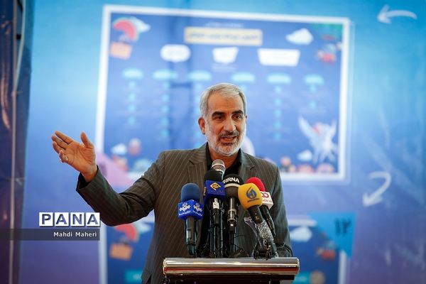 افتتاحیه هشتمین جشنواره و نمایشگاه ایران نوشت