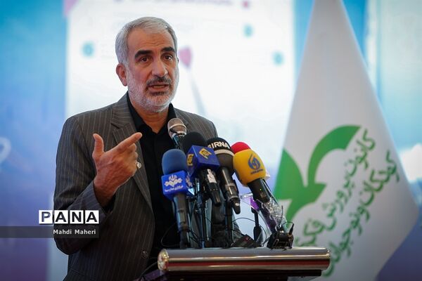 افتتاحیه هشتمین جشنواره و نمایشگاه ایران نوشت