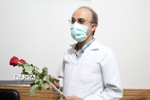 تجلیل از پزشکان توسط فرماندار شهرستان میاندورود