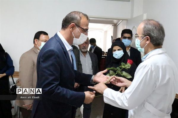 تجلیل از پزشکان توسط فرماندار شهرستان میاندورود