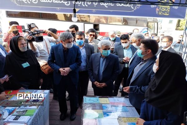 افتتاح نمایشگاه دستاوردهای دولت در استانداری فارس