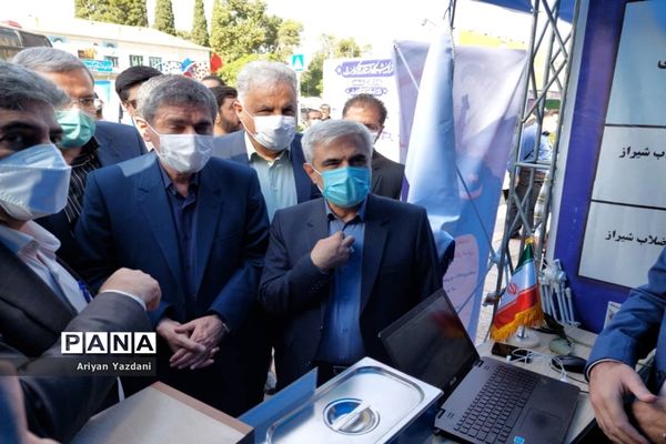 افتتاح نمایشگاه دستاوردهای دولت در استانداری فارس
