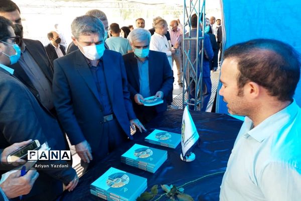 افتتاح نمایشگاه دستاوردهای دولت در استانداری فارس