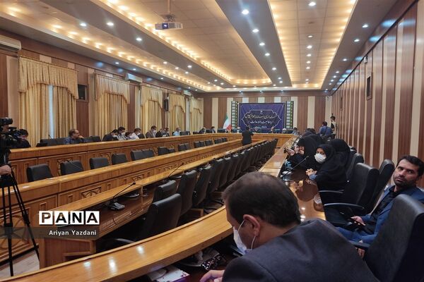 نشست خبری استاندار فارس به‌مناسبت هفته دولت