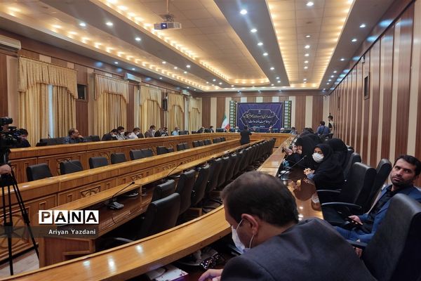 نشست خبری استاندار فارس به‌مناسبت هفته دولت