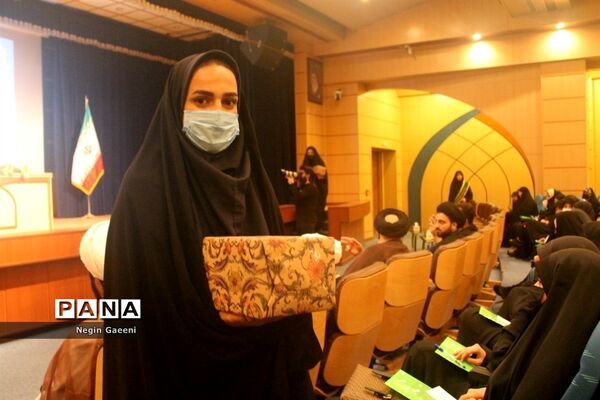 برگزاری همایش دختران مکتبی در قم