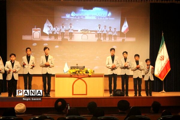 برگزاری همایش دختران مکتبی در قم