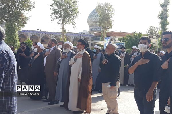 مراسم تشییع پیکر دو شهید جوان امنیت در حرم مطهر شاهچراغ (ع)