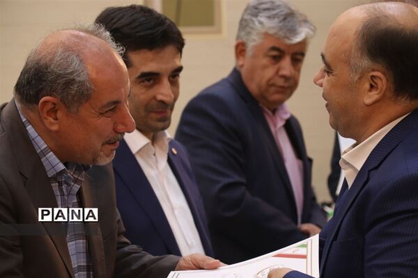 نشست مطبوعاتی مدیرکل جهاد کشاورزی آذربایجان شرقی با اصحاب رسانه