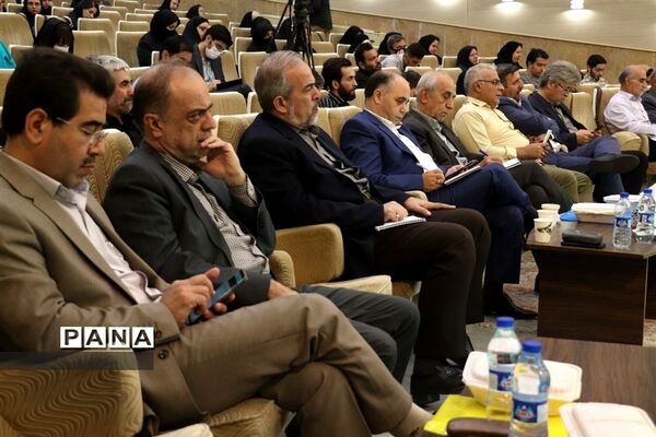 نشست مطبوعاتی مدیرکل جهاد کشاورزی آذربایجان شرقی با اصحاب رسانه