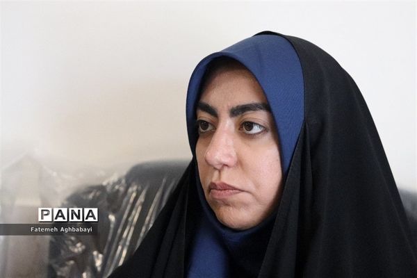 جلسه مدیرکل آموزش و پرورش چهارمحال و بختیاری با ناظران مسابقات دو و میدانی و شطرنج دانش‌آموزان دختر سراسر کشور