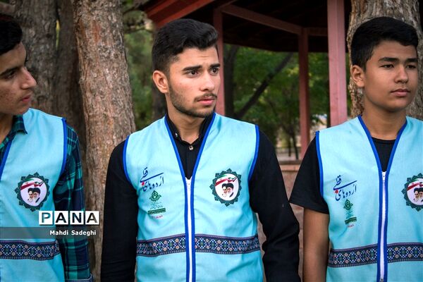 روز دوم اردوی قطبی اعضای سازمان دانش‌آموزی در اصفهان