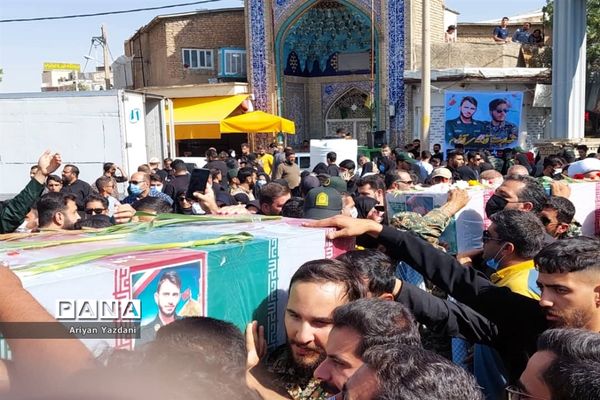 تشییع و تدفین دو شهید جوان امنیت در شیراز