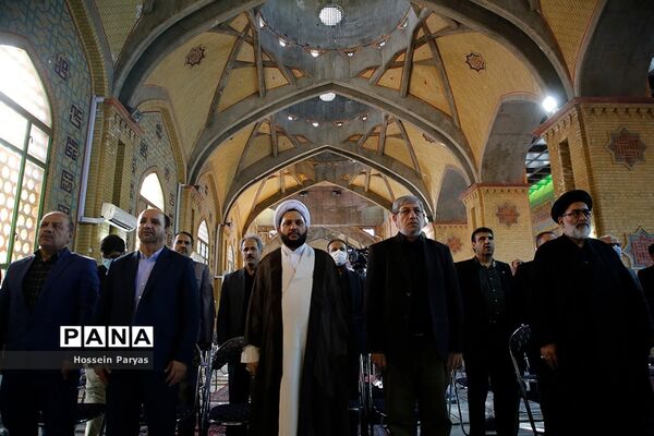 مراسم عطر افشانی و گلریزان مزار مطهر شهدای هشتم شهریور