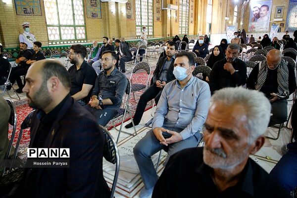 مراسم عطر افشانی و گلریزان مزار مطهر شهدای هشتم شهریور