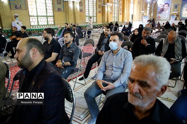 مراسم عطر افشانی و گلریزان مزار مطهر شهدای هشتم شهریور