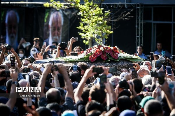 مراسم تشییع پیکر هوشنگ ابتهاج