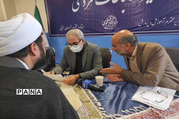 حضور وزیر آموزش و پرورش کشور درمصلای بیرجند و دیدار با مردم