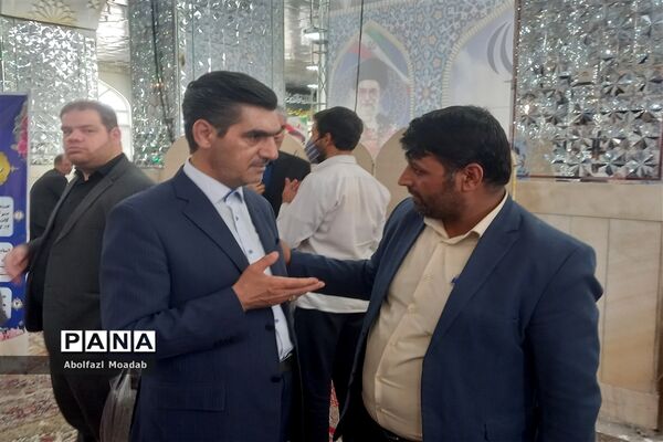 میز خدمت مسئولان کاشمر در نماز جمعه