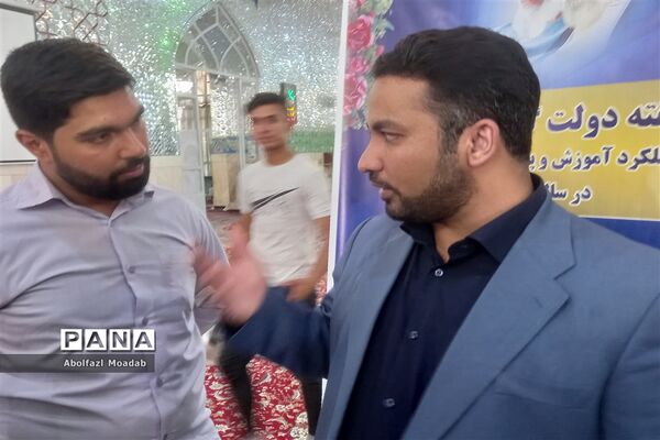 میز خدمت مسئولان کاشمر در نماز جمعه