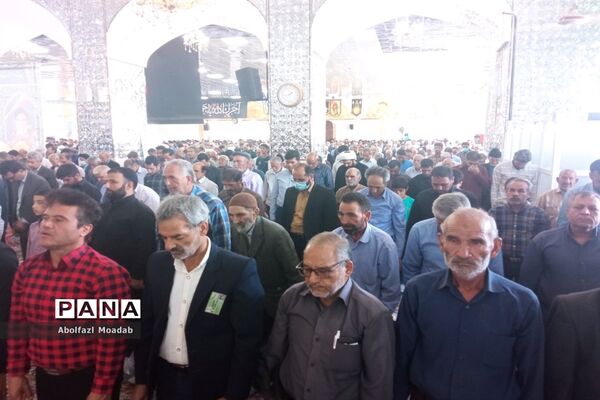 میز خدمت مسئولان کاشمر در نماز جمعه