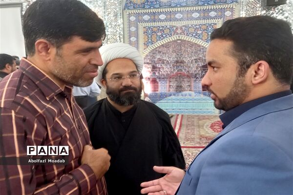 میز خدمت مسئولان کاشمر در نماز جمعه