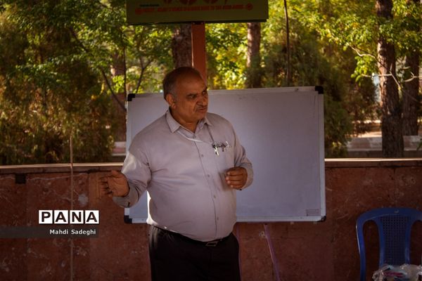 کارگاه‌های آموزشی دومین روز اردوی قطبی اعضای سازمان دانش‌آموزی