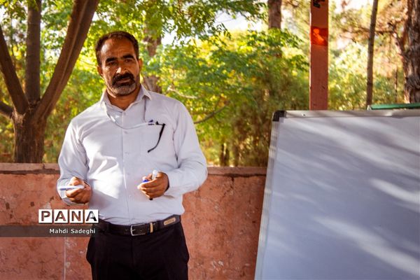 کارگاه‌های آموزشی دومین روز اردوی قطبی اعضای سازمان دانش‌آموزی