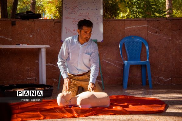 کارگاه‌های آموزشی دومین روز اردوی قطبی اعضای سازمان دانش‌آموزی