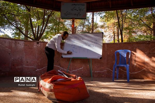 کارگاه‌های آموزشی دومین روز اردوی قطبی اعضای سازمان دانش‌آموزی
