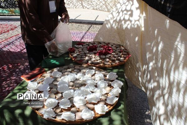 برپایی نماز جماعت در اردوی قطبی دانش آموزان