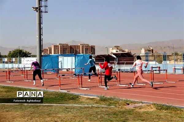 برگزاری روز سوم مسابقات دانش‌آموزی دختر سراسر کشور در شهرکرد